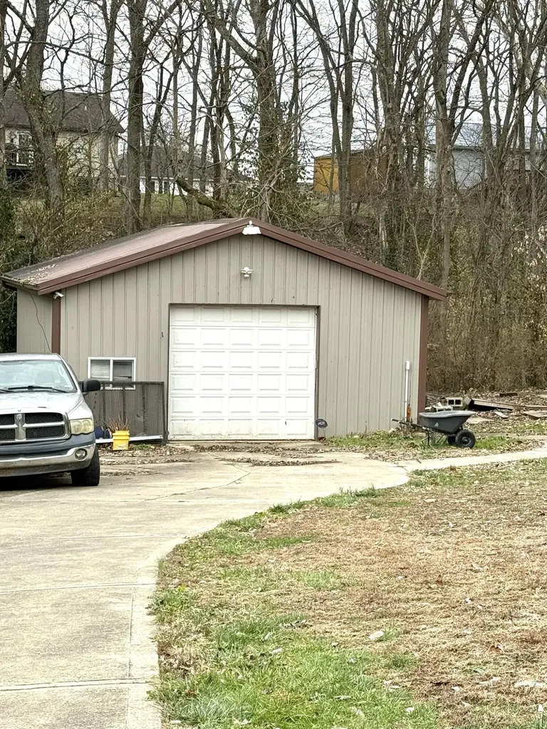 212 S Loop Drive Stanford KY 40484