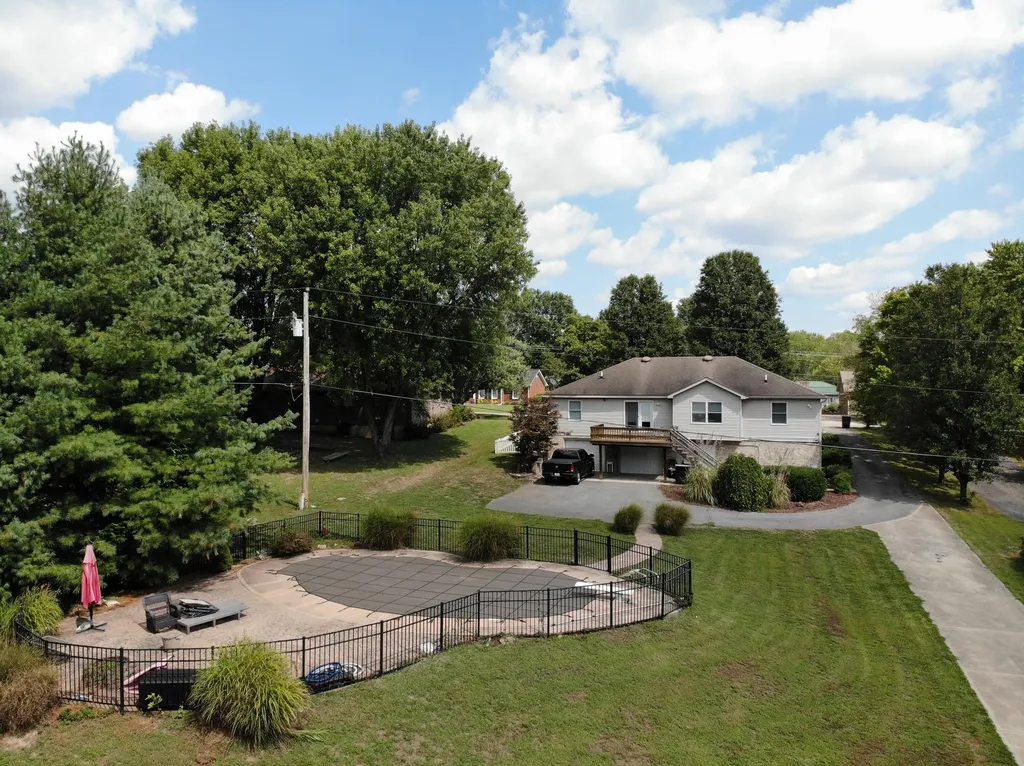 212 S Loop Drive Stanford KY 40484