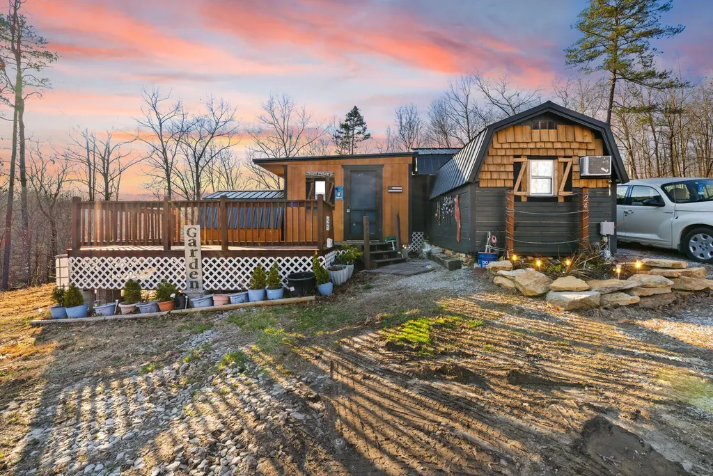 24 Sulphur Springs Hollow Road Somerset KY 42501