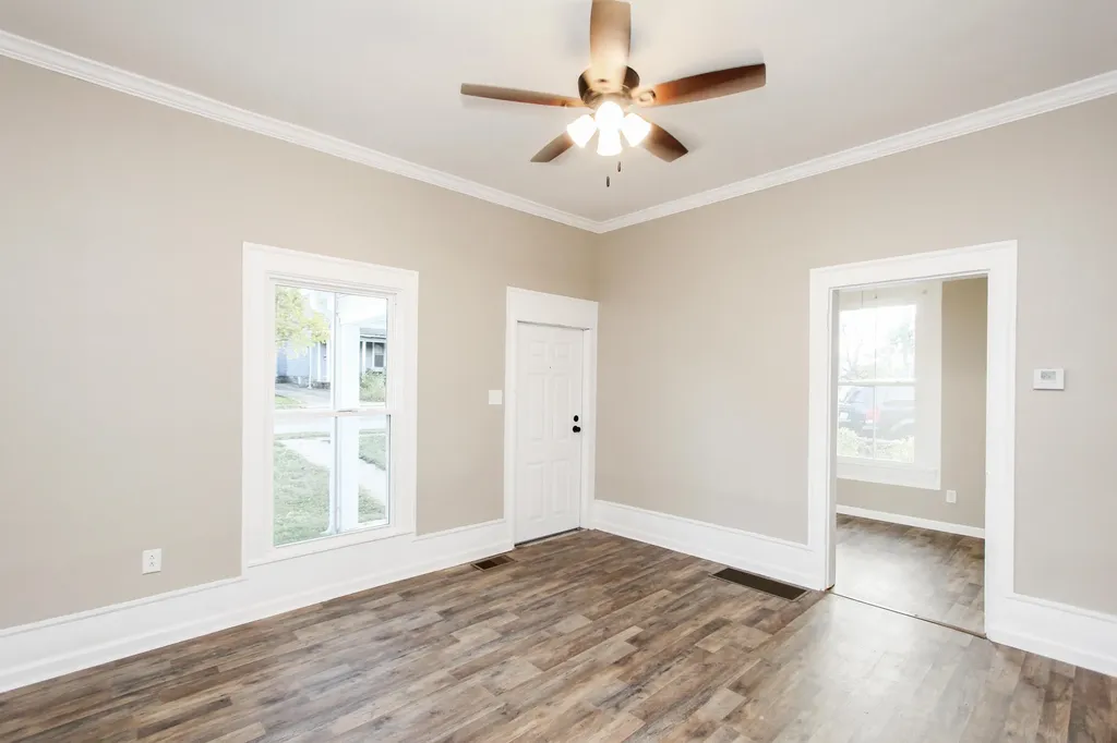 307 E Woodford Street Lawrenceburg KY 40342