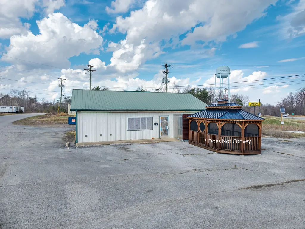 2129 Southern Highway Strunk KY 42649