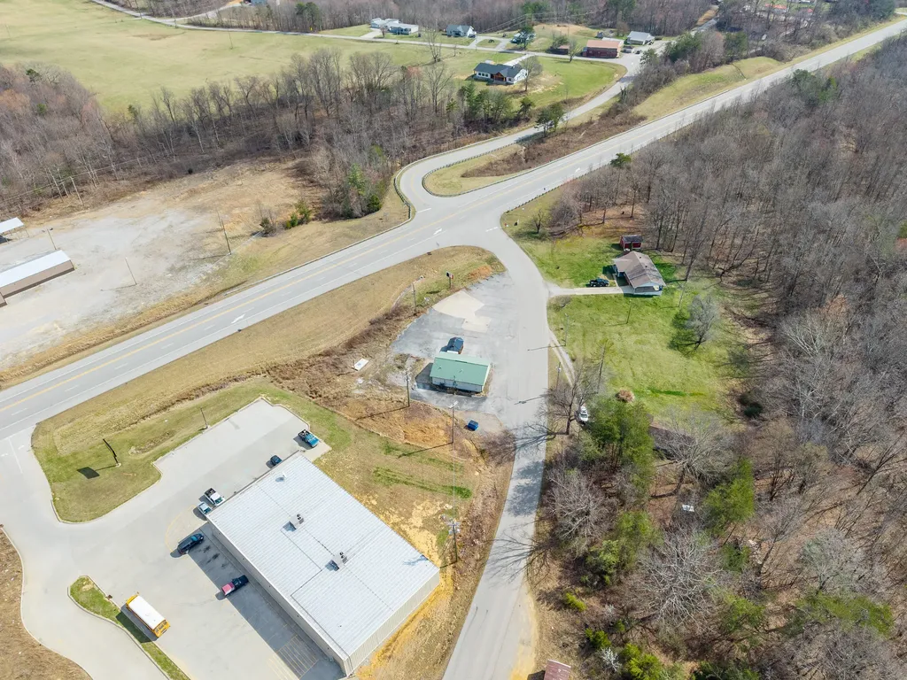 2129 Southern Highway Strunk KY 42649