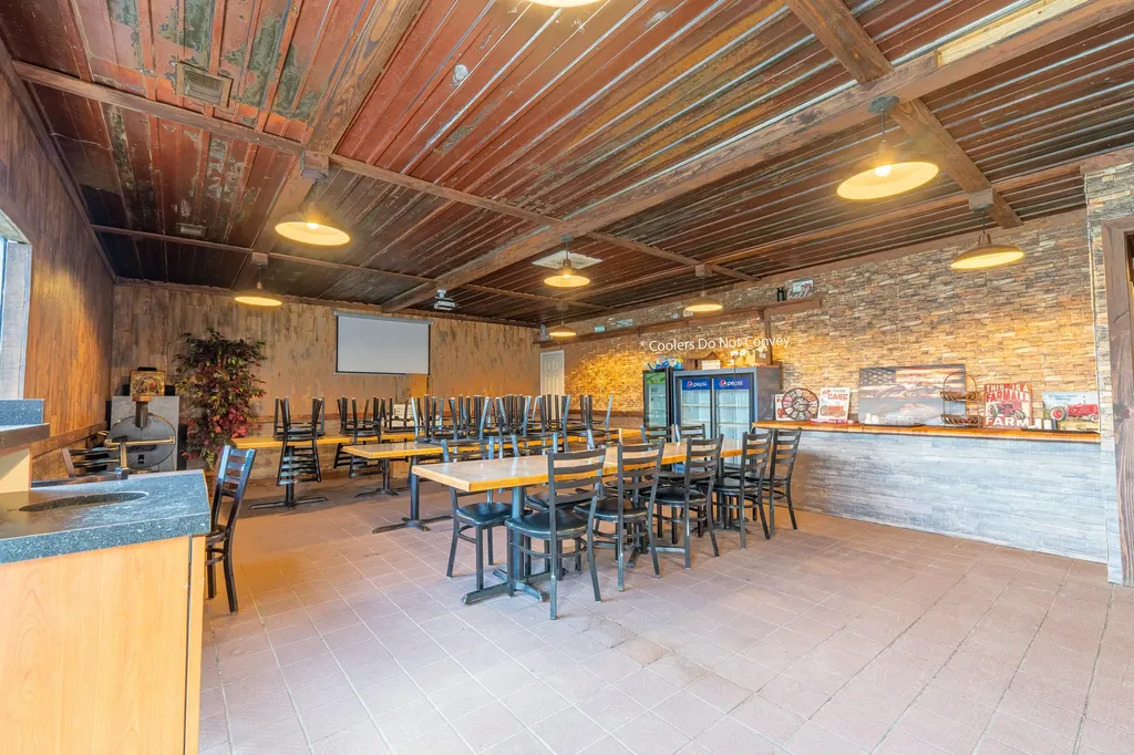 2129 Southern Highway Strunk KY 42649
