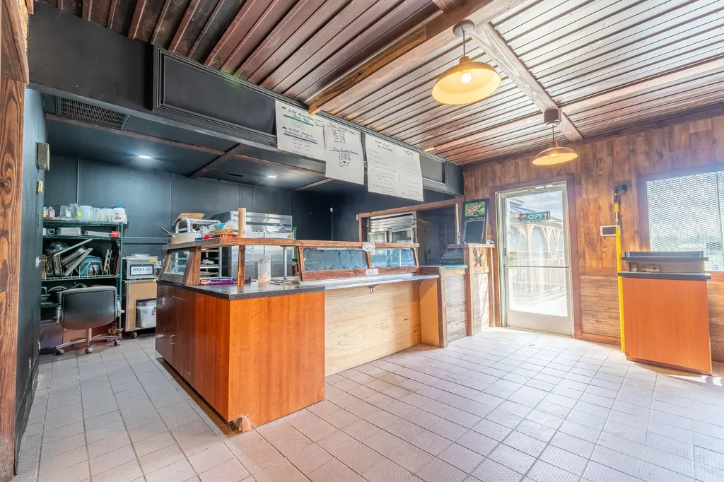 2129 Southern Highway Strunk KY 42649