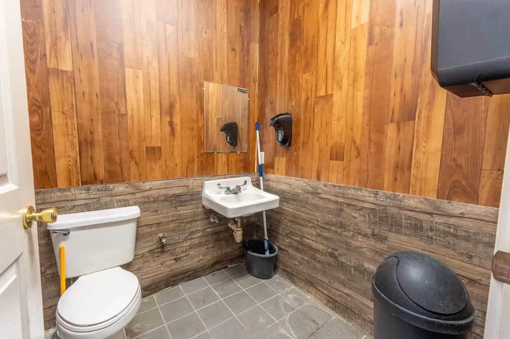 2129 Southern Highway Strunk KY 42649