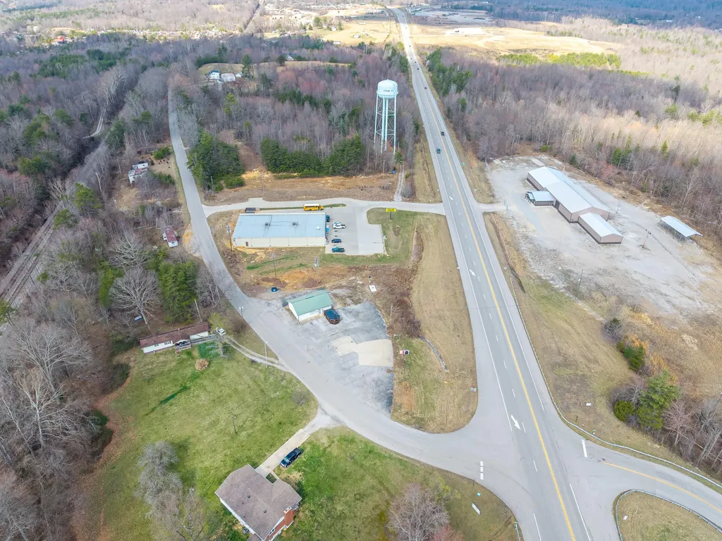 2129 Southern Highway Strunk KY 42649