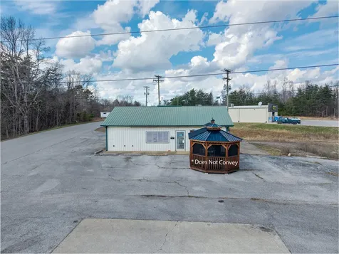 2129 Southern Highway Strunk KY 42649