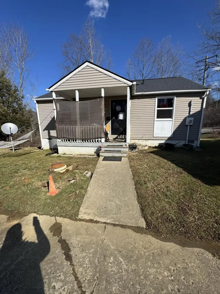 205 Federal Place Cumberland KY 40823