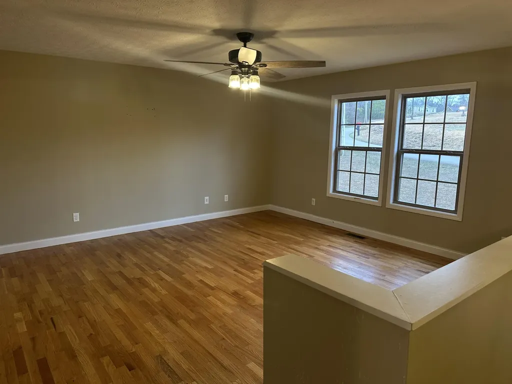 1933 Holly Grove Road Corbin KY 40701