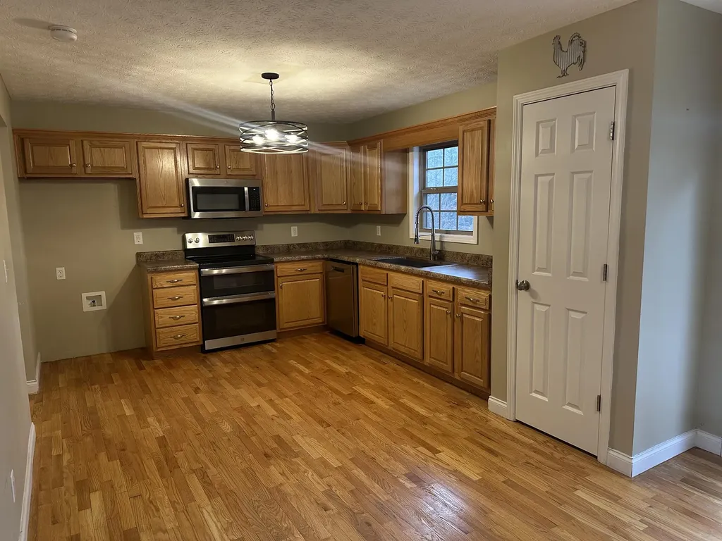 1933 Holly Grove Road Corbin KY 40701