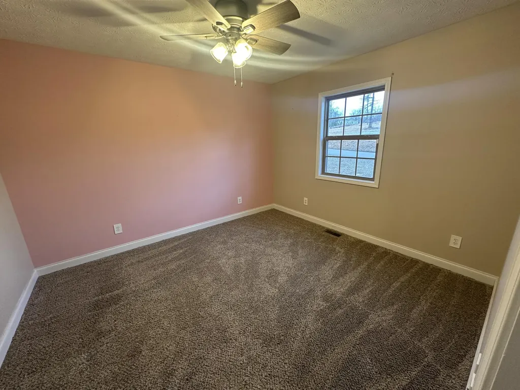 1933 Holly Grove Road Corbin KY 40701
