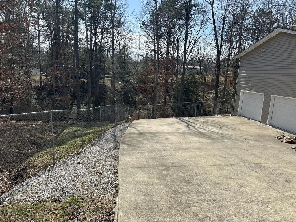 1933 Holly Grove Road Corbin KY 40701