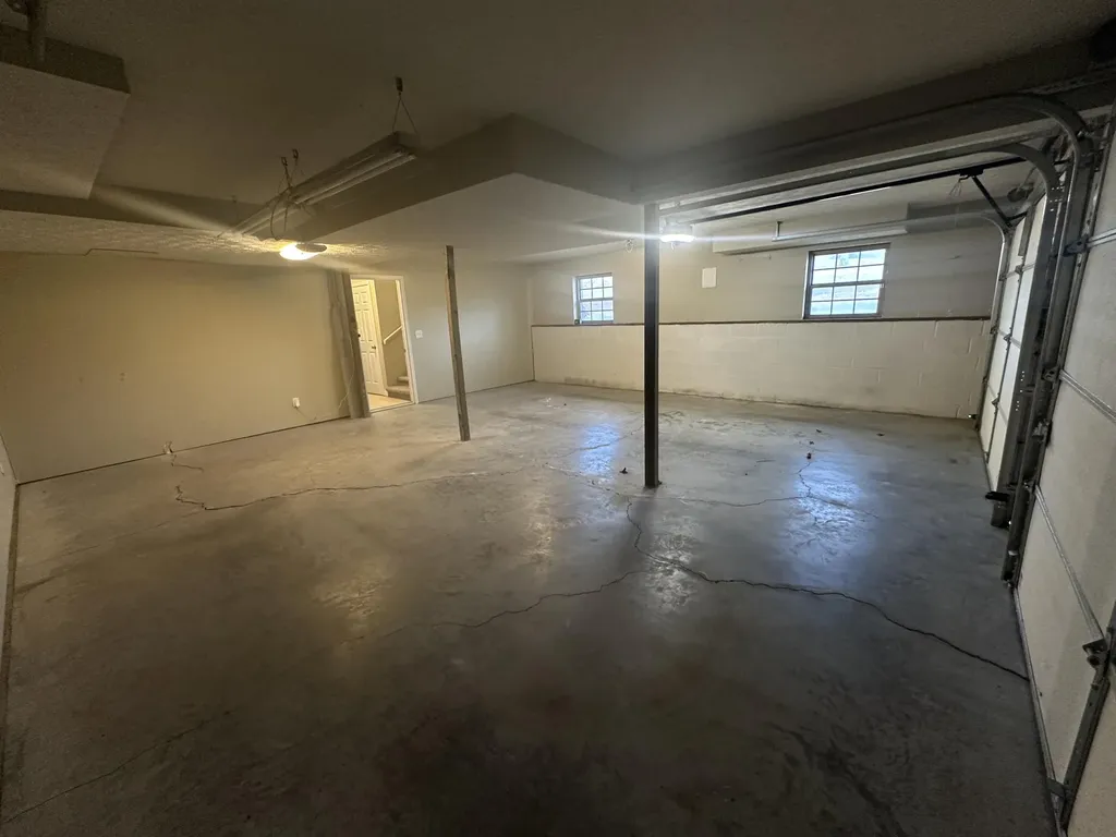 1933 Holly Grove Road Corbin KY 40701