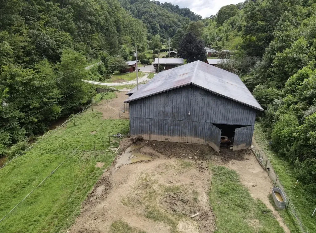 1267 Lower Taulbee Fork Road Vancleve KY 41385