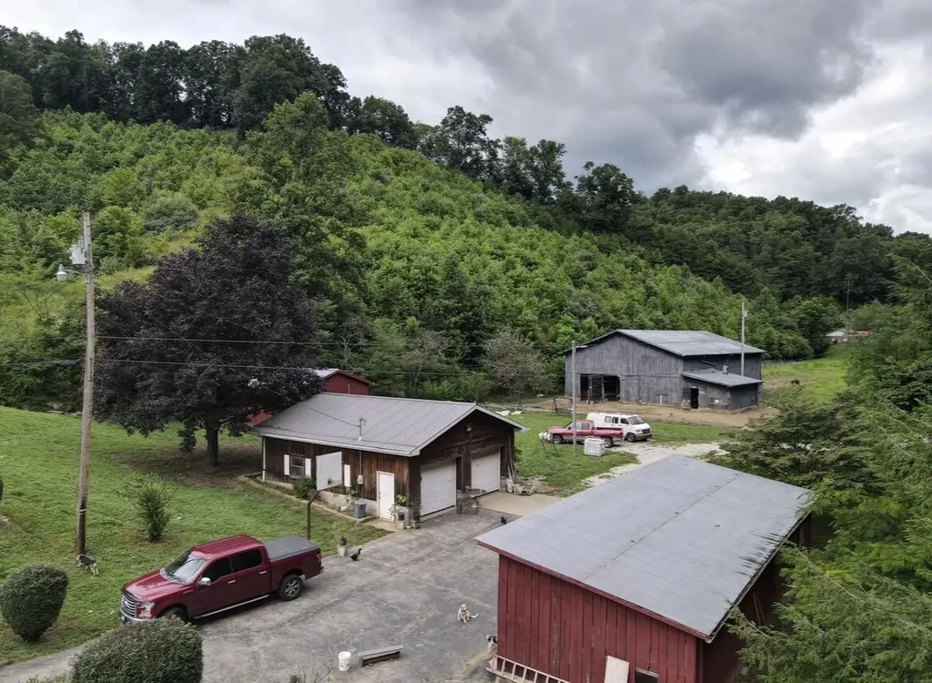 1267 Lower Taulbee Fork Road Vancleve KY 41385