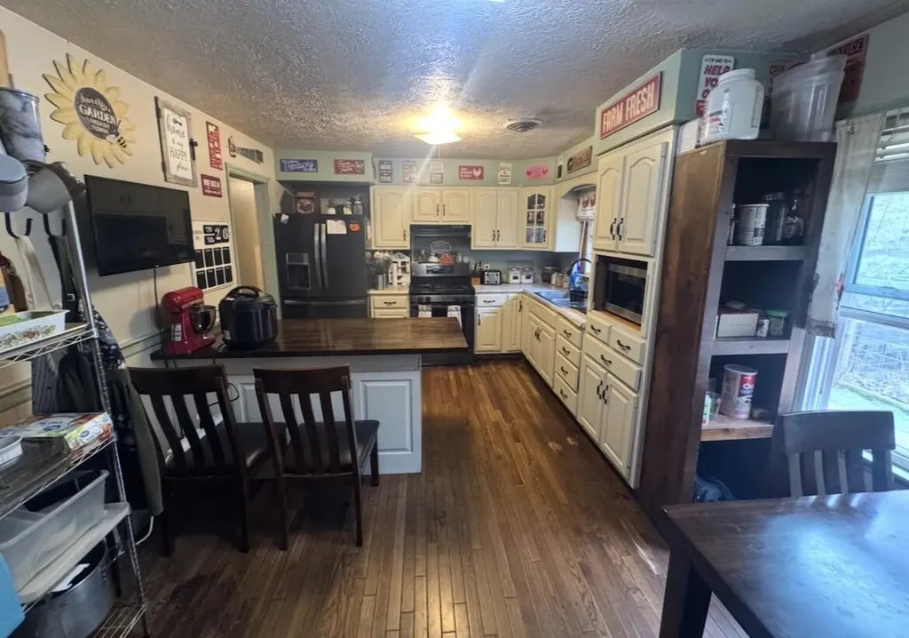 1267 Lower Taulbee Fork Road Vancleve KY 41385