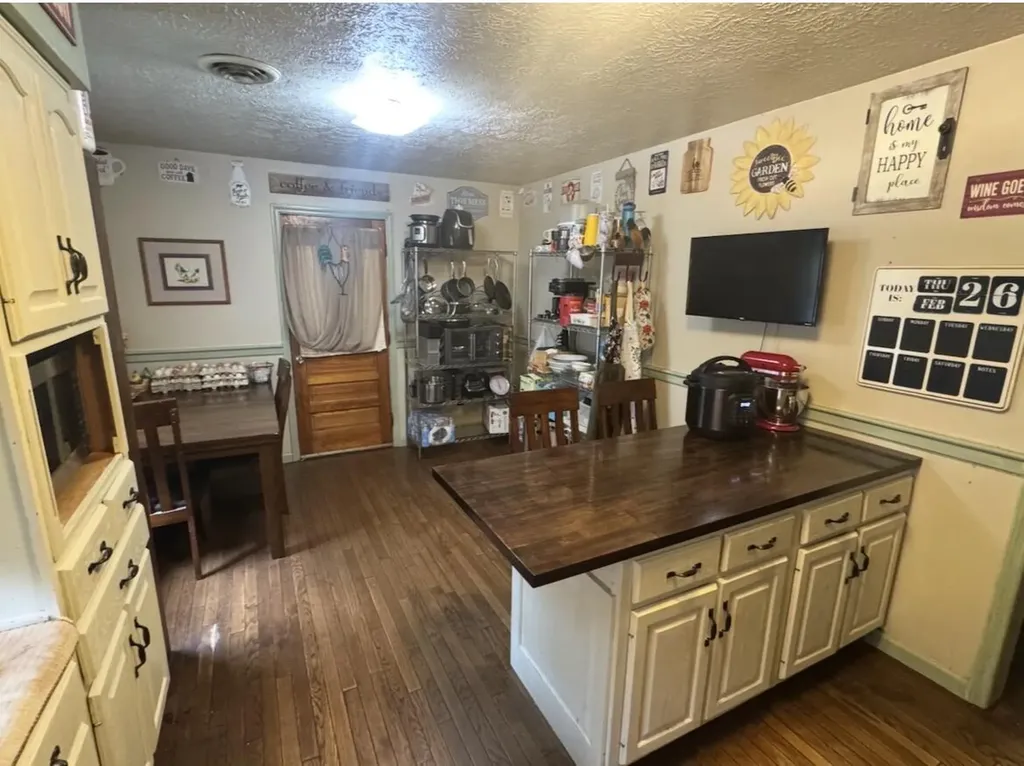 1267 Lower Taulbee Fork Road Vancleve KY 41385