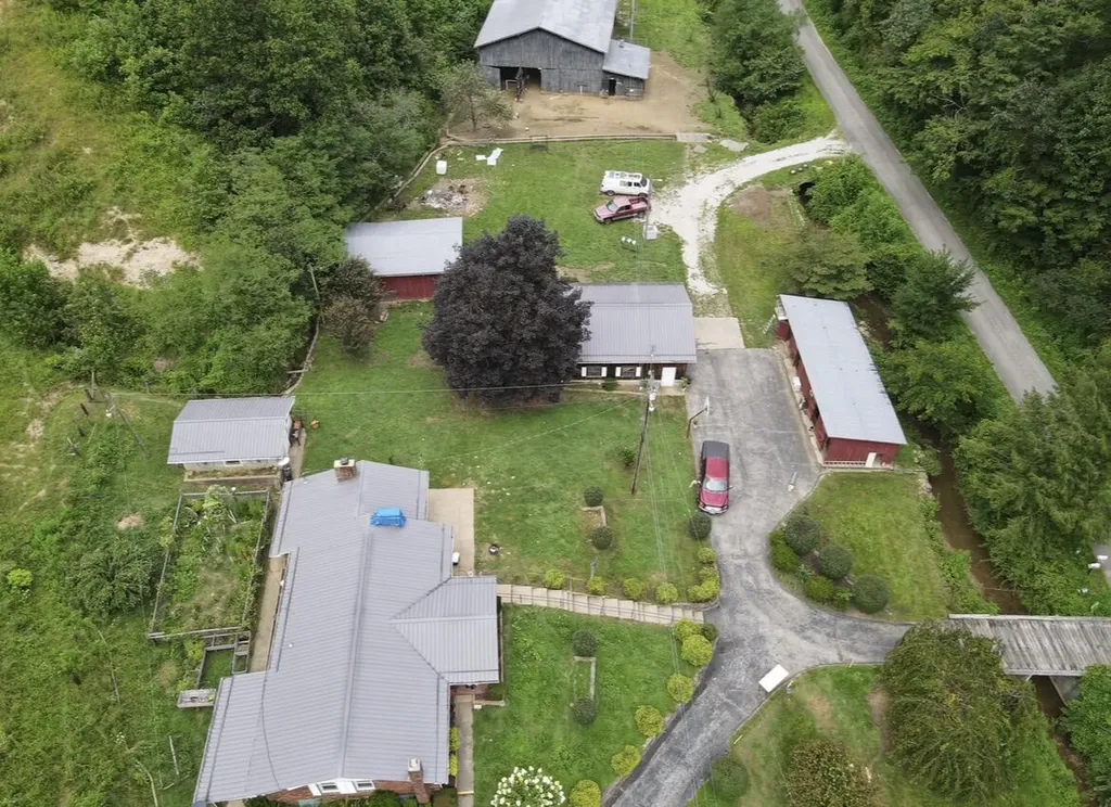 1267 Lower Taulbee Fork Road Vancleve KY 41385
