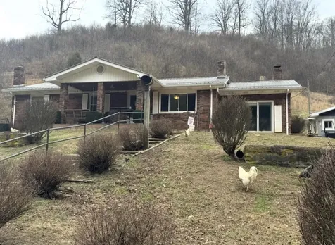 1267 Lower Taulbee Fork Road Vancleve KY 41385