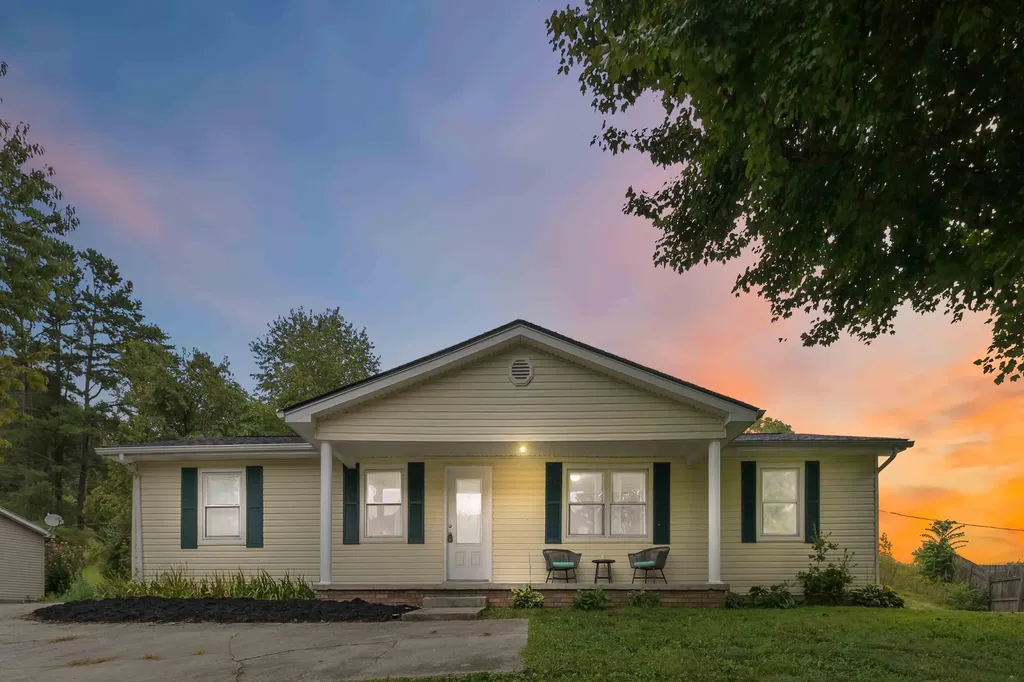 41 Valentine Branch Road Cannon KY 40923