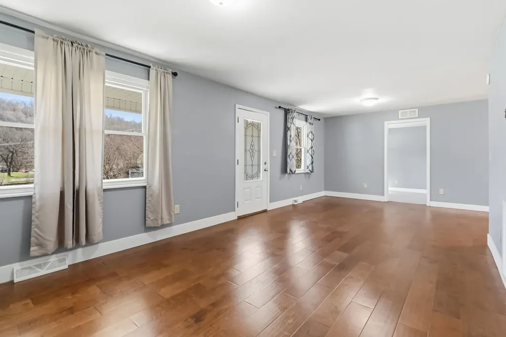 41 Valentine Branch Road Cannon KY 40923