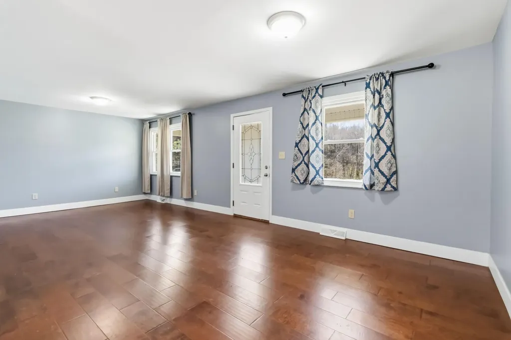 41 Valentine Branch Road Cannon KY 40923