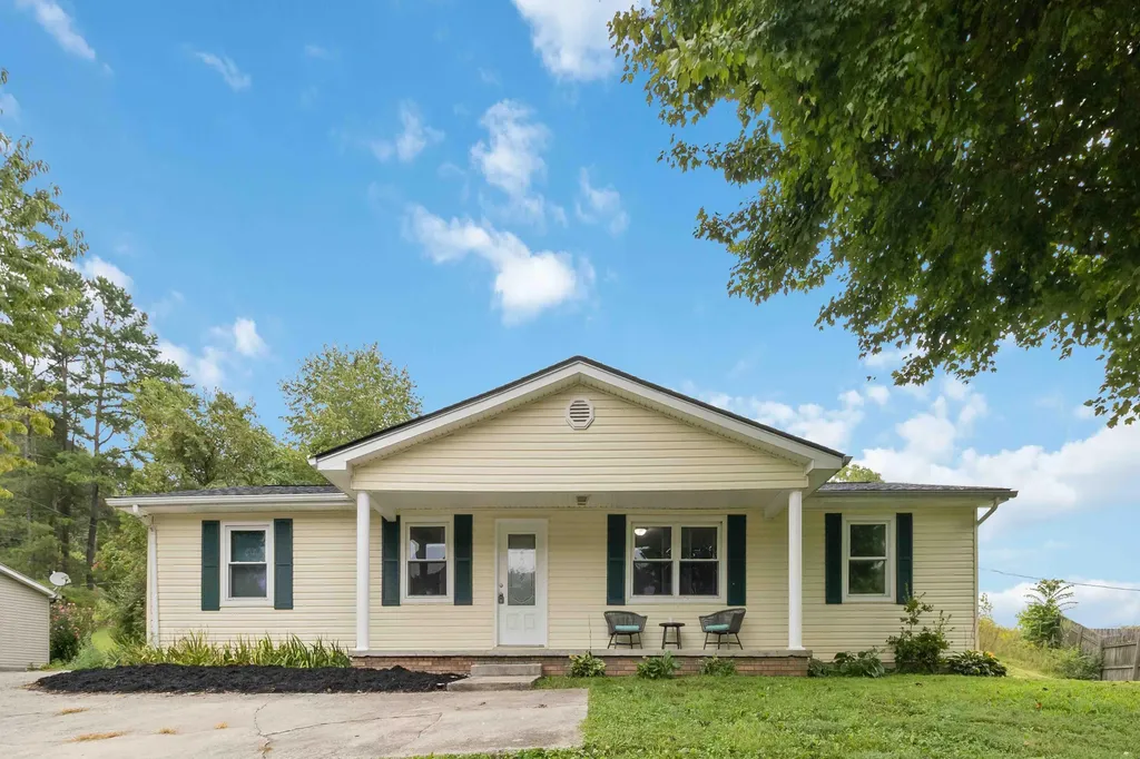 41 Valentine Branch Road Cannon KY 40923