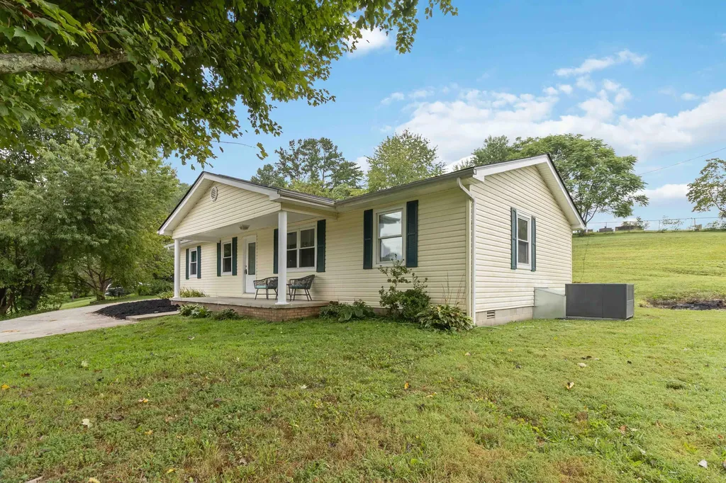 41 Valentine Branch Road Cannon KY 40923