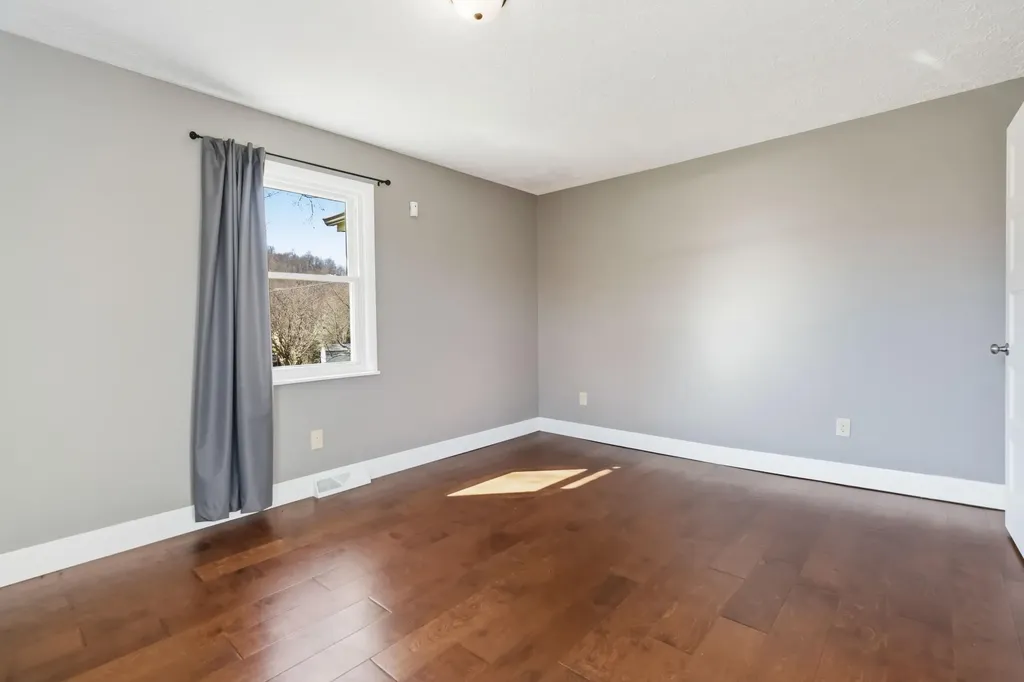 41 Valentine Branch Road Cannon KY 40923