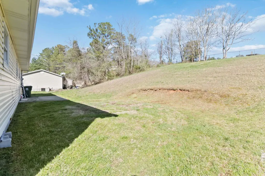 41 Valentine Branch Road Cannon KY 40923