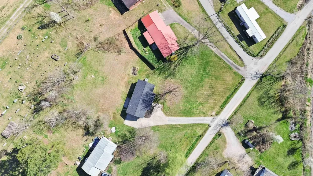 41 Valentine Branch Road Cannon KY 40923