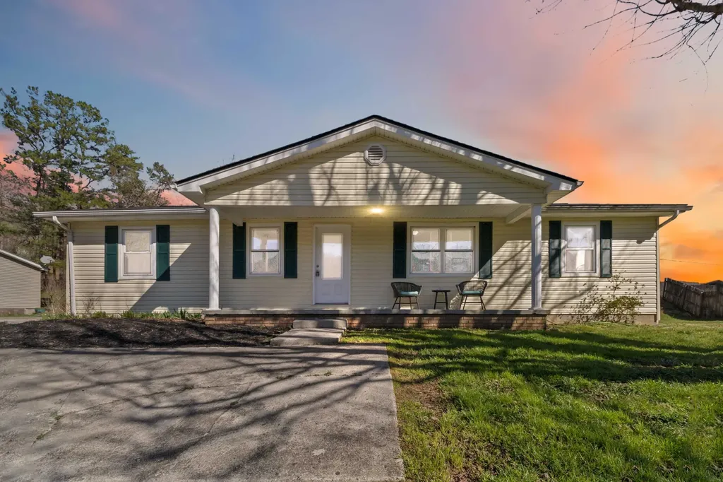 41 Valentine Branch Road Cannon KY 40923