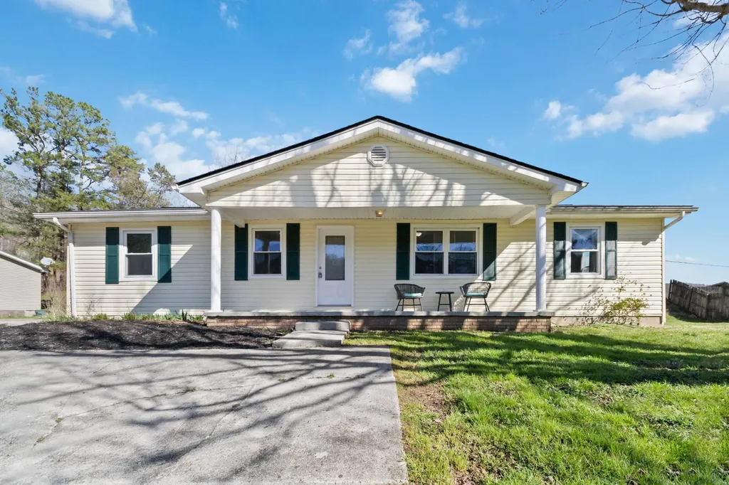 41 Valentine Branch Road Cannon KY 40923