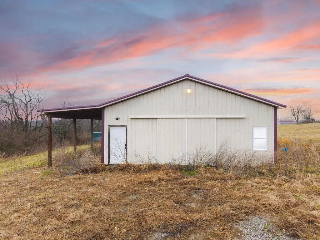 433 Lake View Road Ewing KY 41039