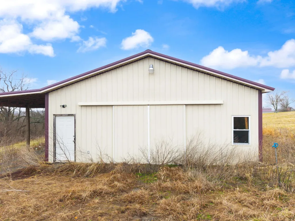 433 Lake View Road Ewing KY 41039