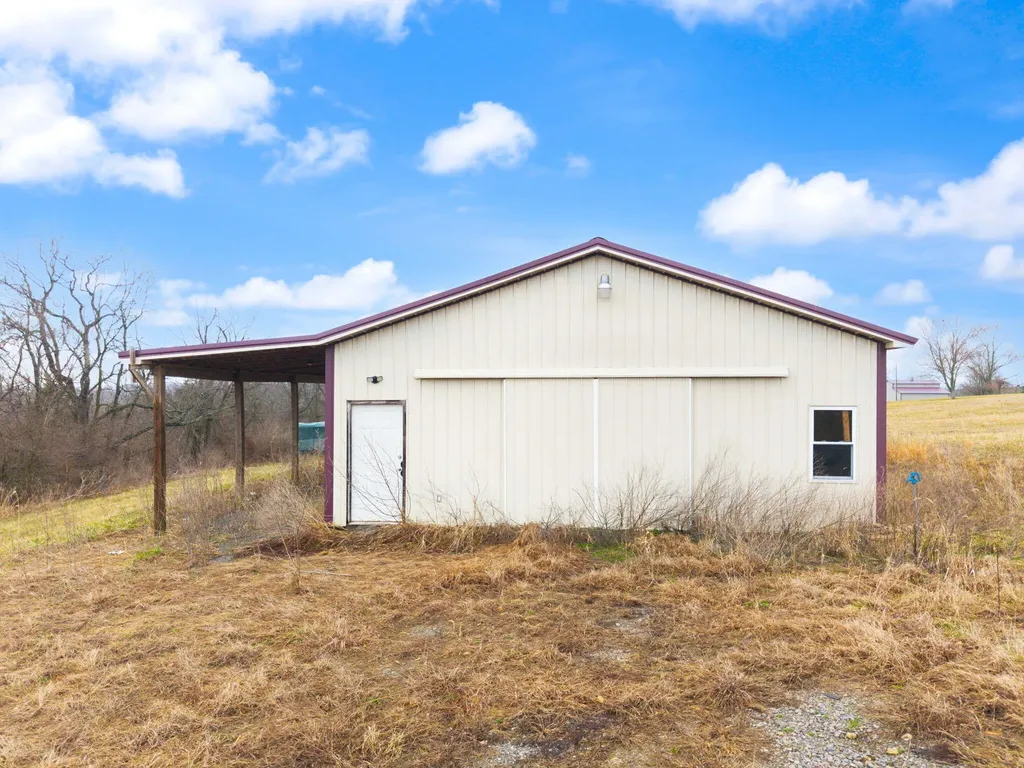 433 Lake View Road Ewing KY 41039