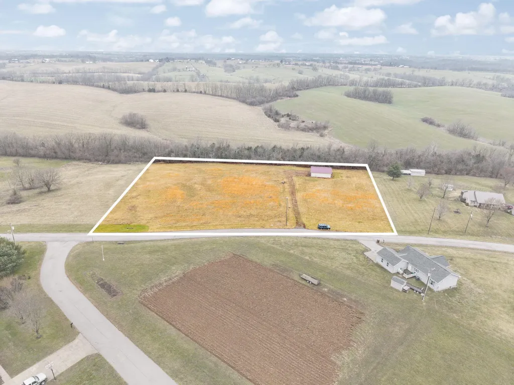 433 Lake View Road Ewing KY 41039