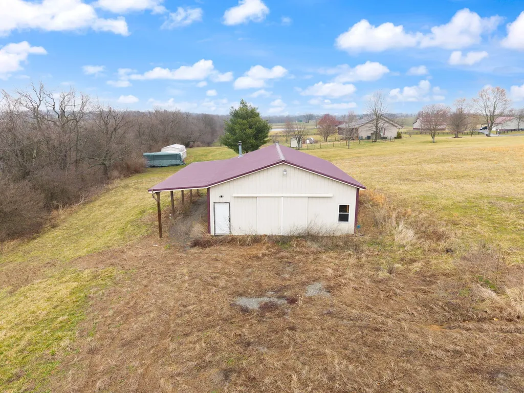 433 Lake View Road Ewing KY 41039