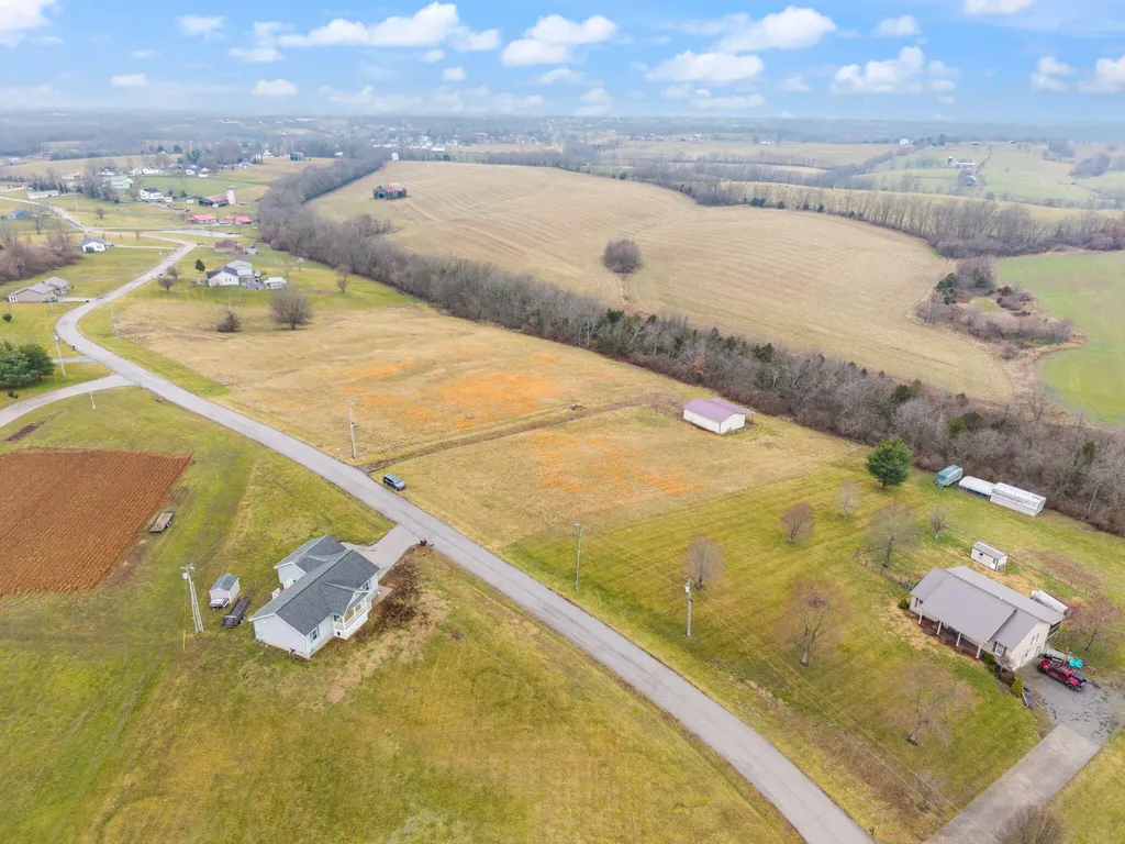433 Lake View Road Ewing KY 41039