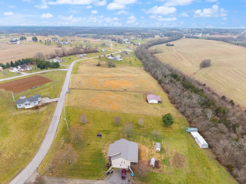 433 Lake View Road Ewing KY 41039