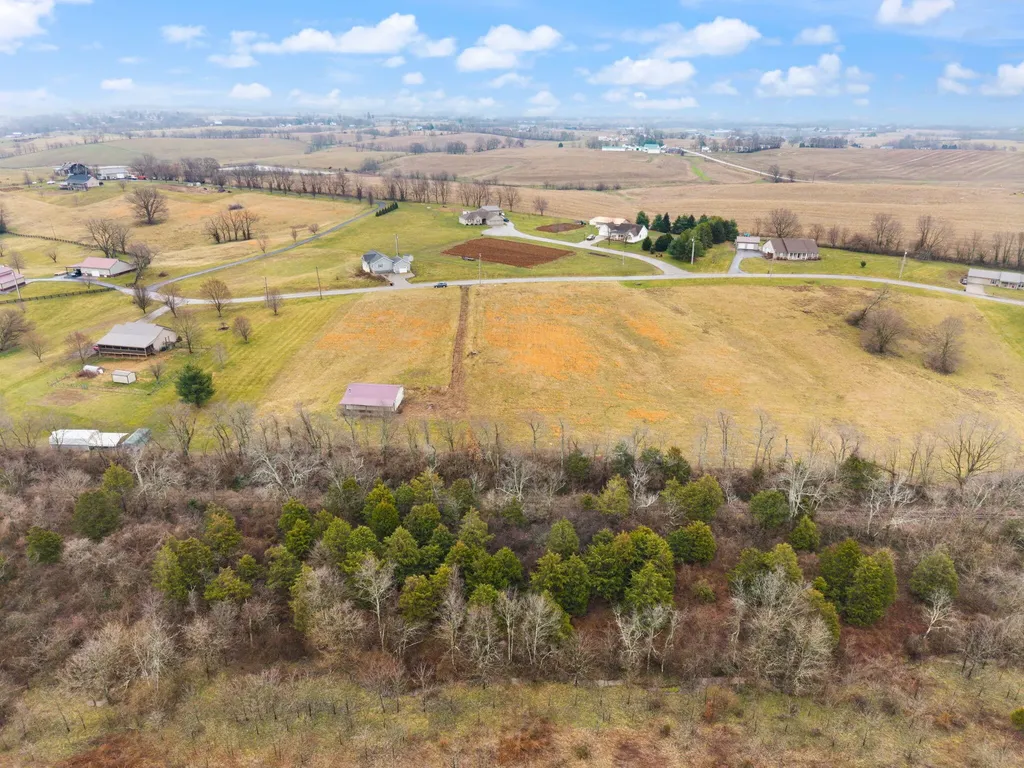 433 Lake View Road Ewing KY 41039