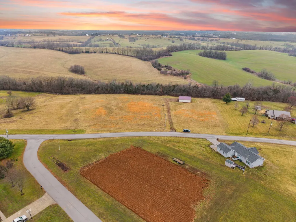 433 Lake View Road Ewing KY 41039