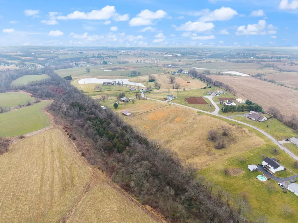 433 Lake View Road Ewing KY 41039