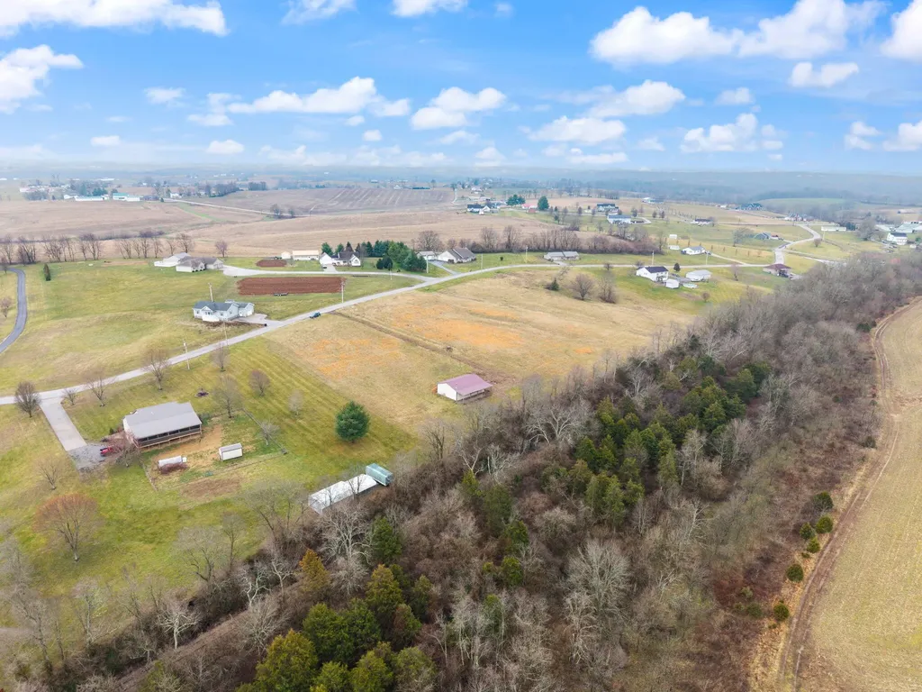 433 Lake View Road Ewing KY 41039