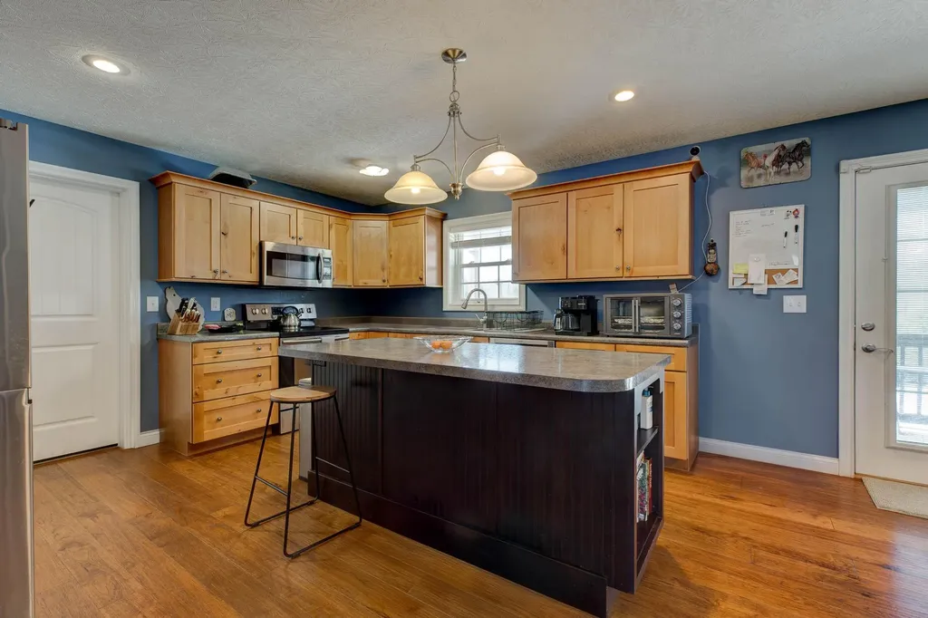 1051 State Highway 746 Wellington KY 40387