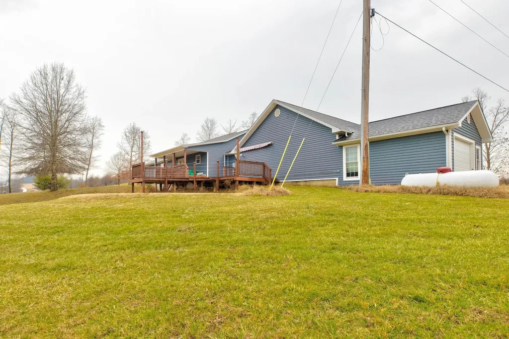 1051 State Highway 746 Wellington KY 40387