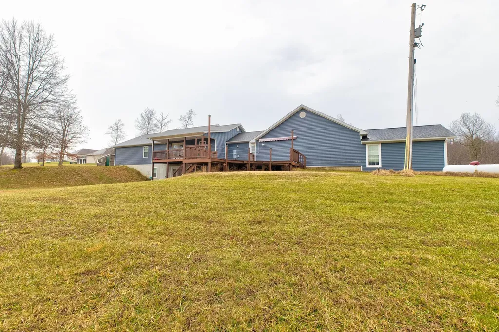1051 State Highway 746 Wellington KY 40387