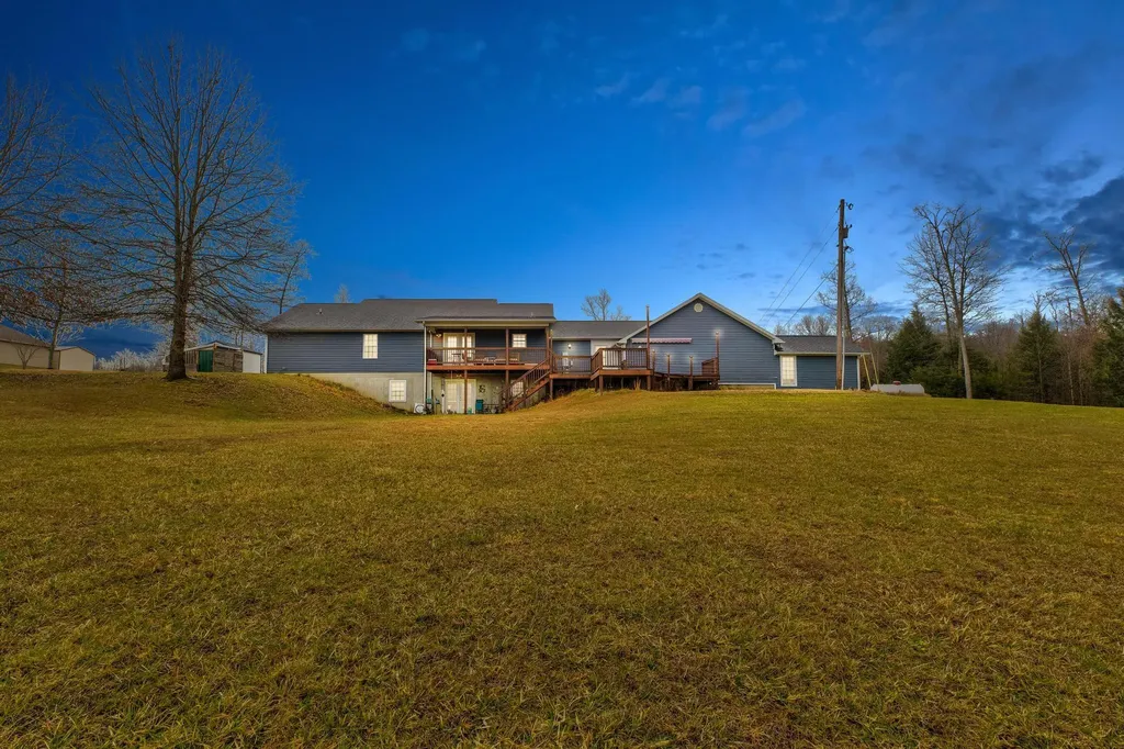 1051 State Highway 746 Wellington KY 40387