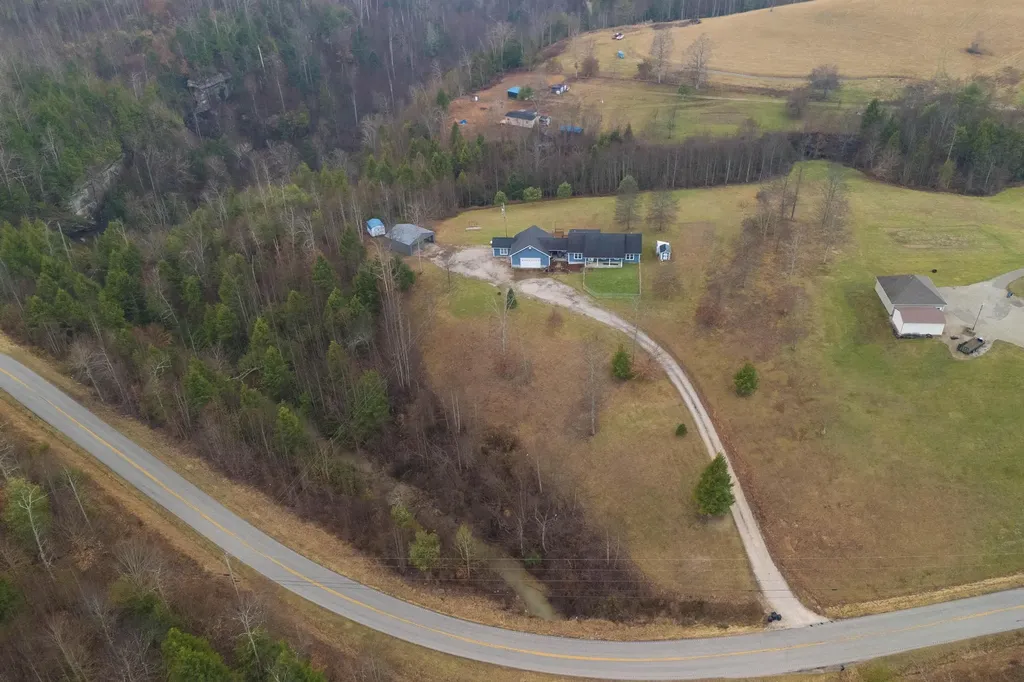 1051 State Highway 746 Wellington KY 40387