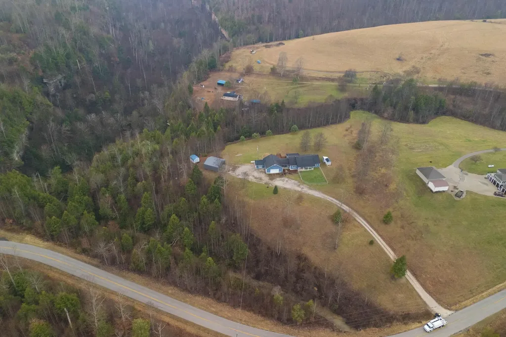1051 State Highway 746 Wellington KY 40387